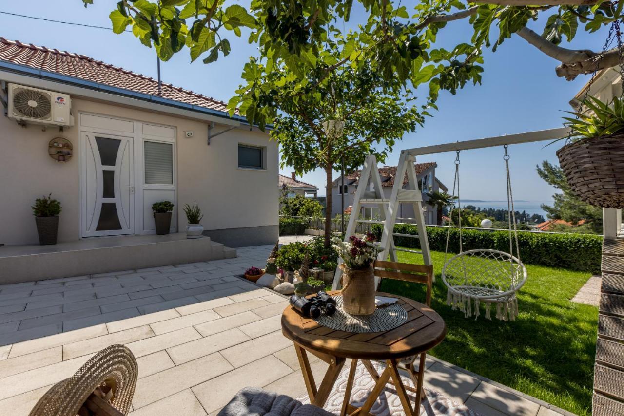 Villa Katess With Heated Pool Split Exterior photo